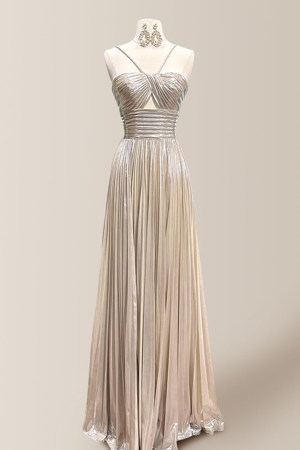 Chic A-Line Halter Neck Long Pleated Metallic Prom Dress