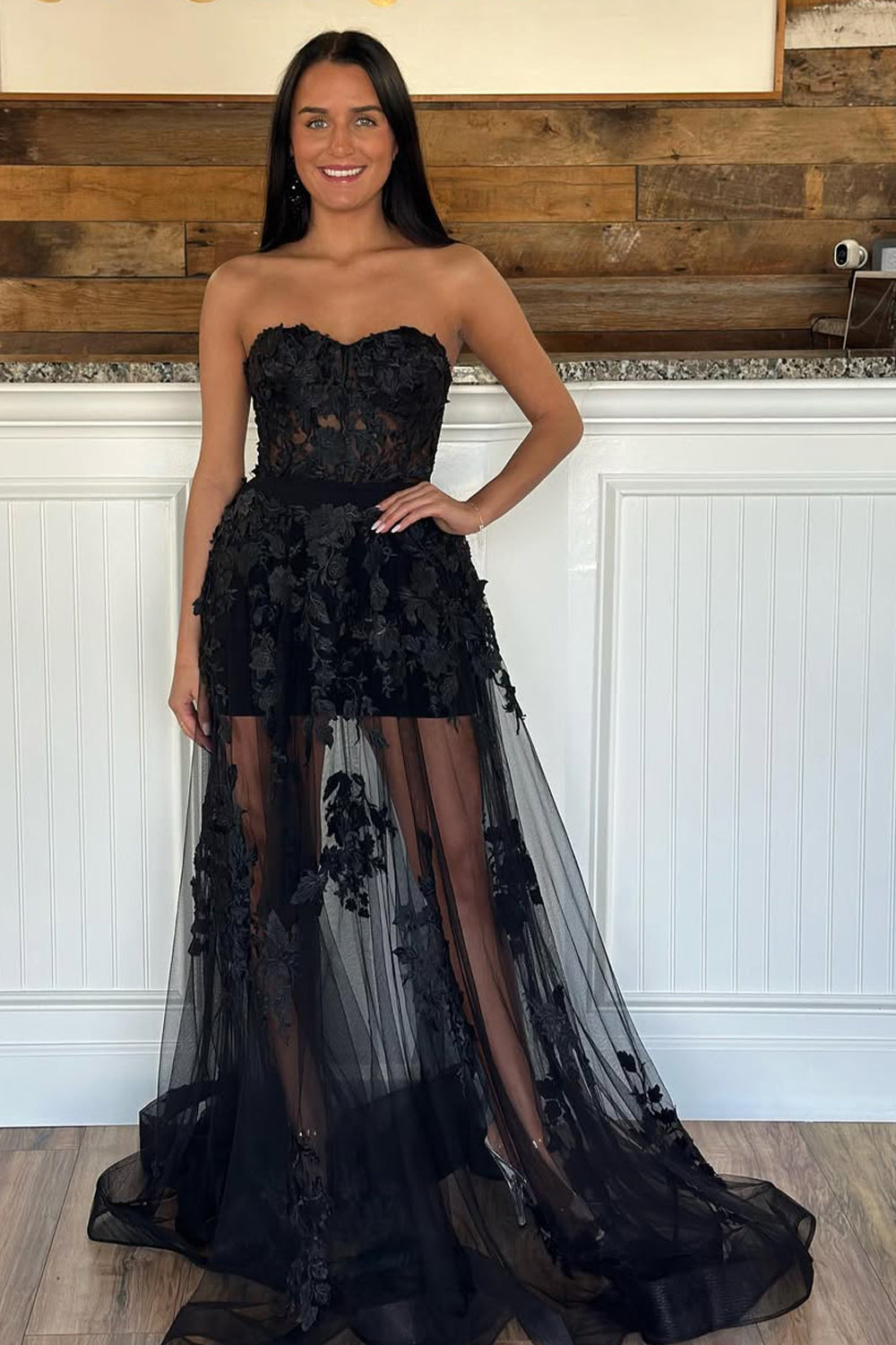 Chic Black A-Line Sweetheart Zipper Back Long Tulle Prom Dress with Appliques