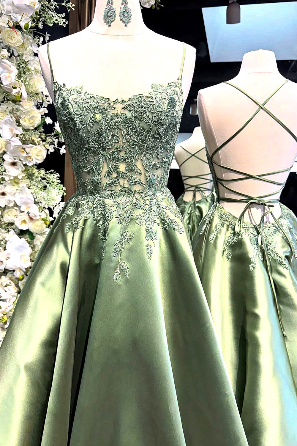 Green A-line Spaghetti Strap Princess Long Satin Ball Gown With Appliques